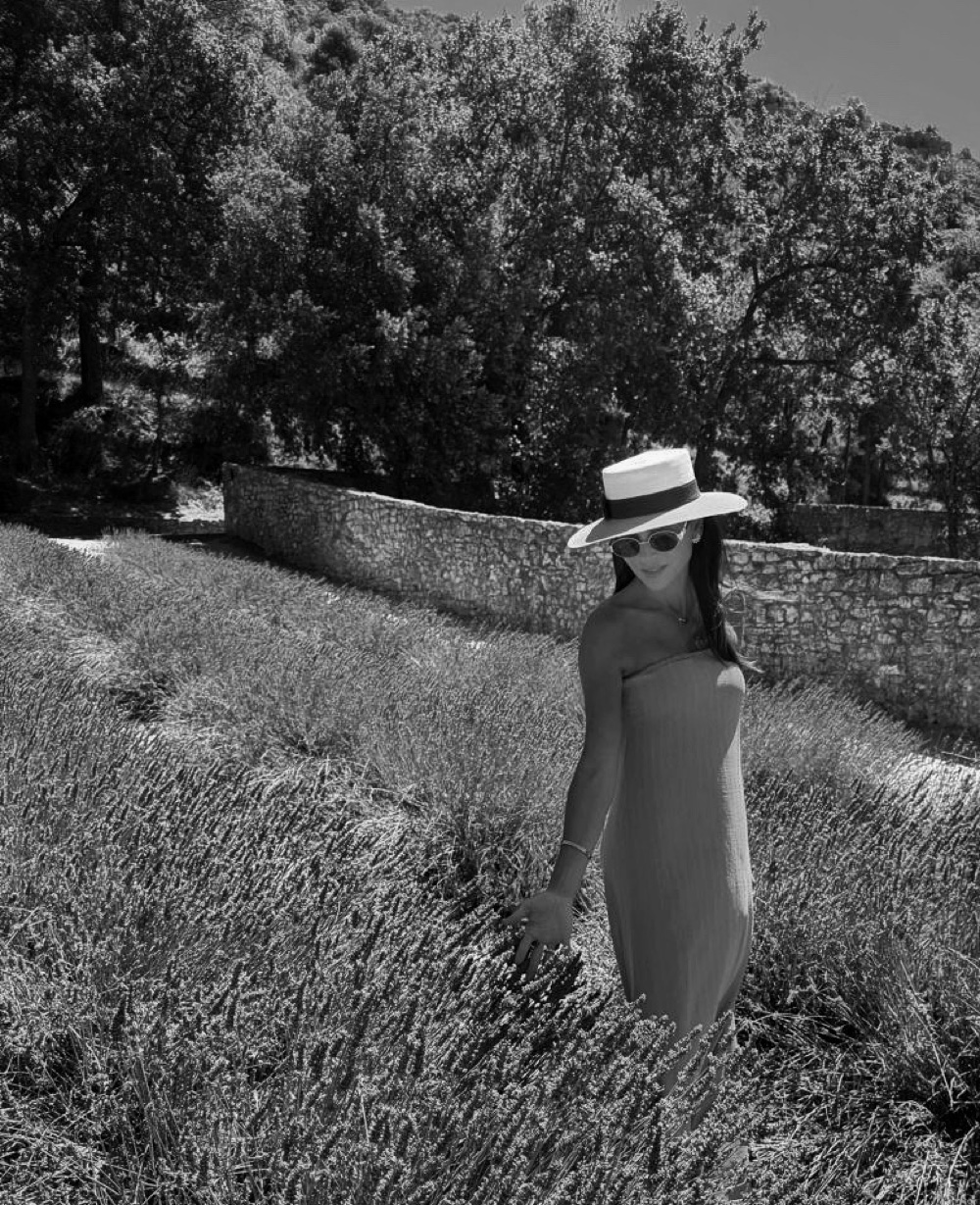Fabi Ferrari num campo de lavanda na Provence